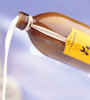 Jardin de l'Olivier_pouring bottle